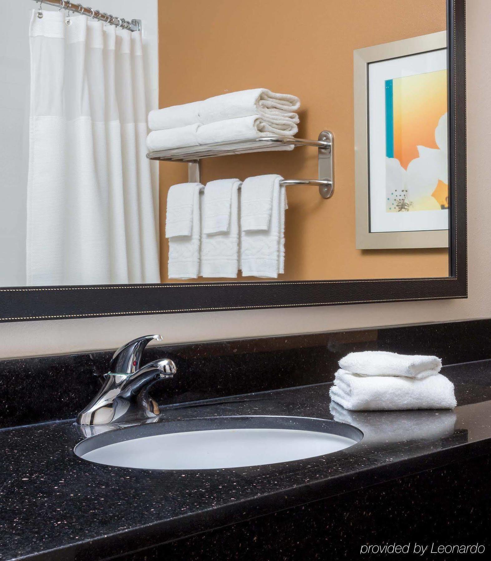 Fairfield Inn & Suites Victoria Εξωτερικό φωτογραφία